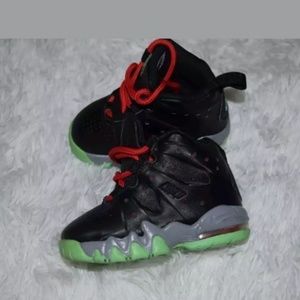 Baby boy Nike Charles Barkley sneakers 5C kids